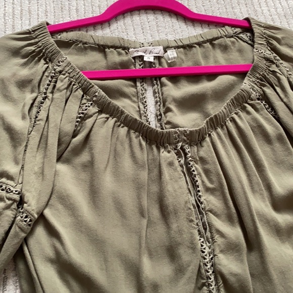 Off the shoulder top - Picture 2 of 3